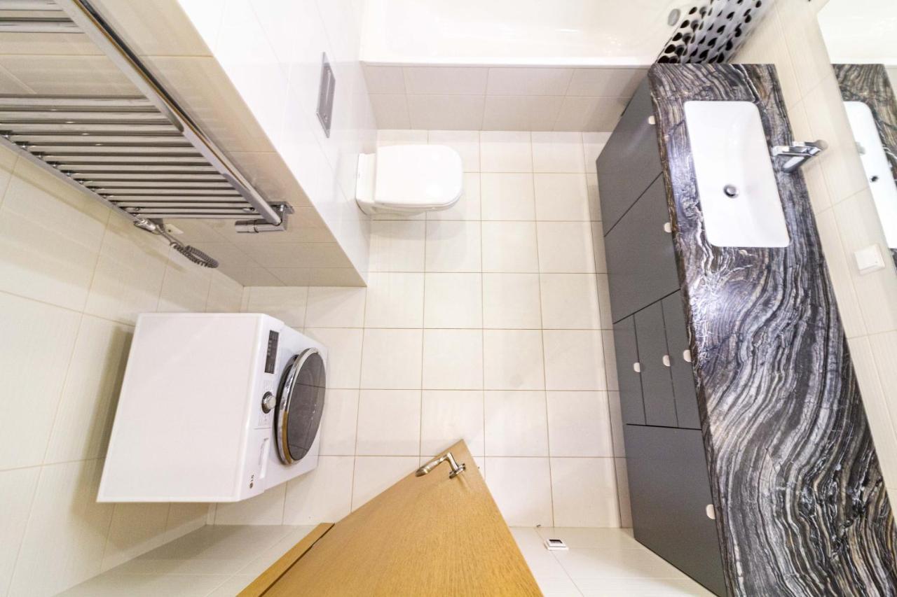 Cohost I Sunny Center Apt, Covered Parking, Balcony & Self Check-In Kaunas Extérieur photo
