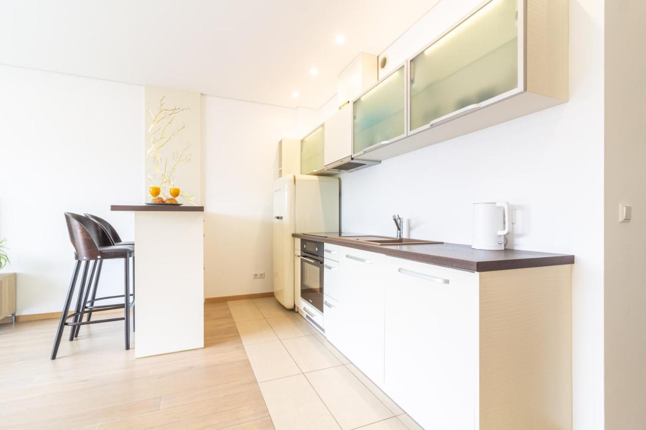 Cohost I Sunny Center Apt, Covered Parking, Balcony & Self Check-In Kaunas Extérieur photo