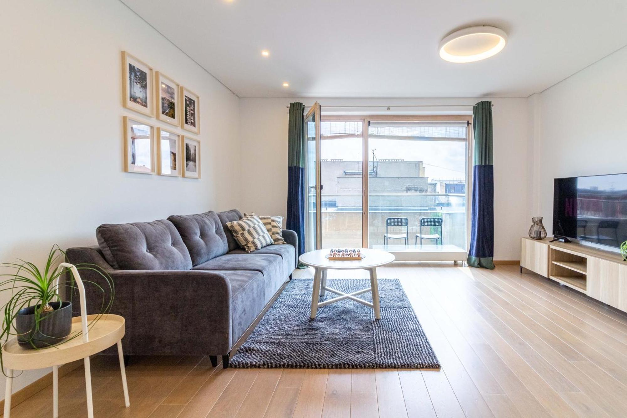 Cohost I Sunny Center Apt, Covered Parking, Balcony & Self Check-In Kaunas Extérieur photo